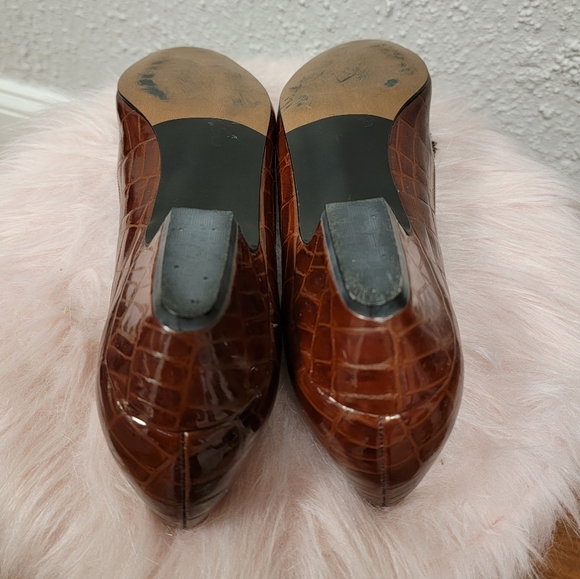 Shelby - Women's Brown Loafers with Tassle - Picture 9 of 10